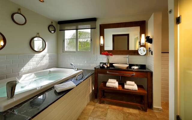 Grand Palladium Lady Hamilton Resort & Spa All Inclusive