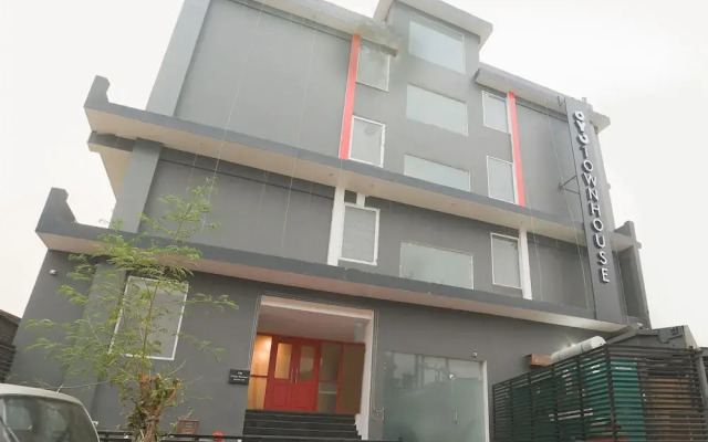 Oyo Townhouse 38136 Shivalik Mercantile Co-Operative Bank