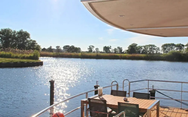 Hausboot in Ueckermuende