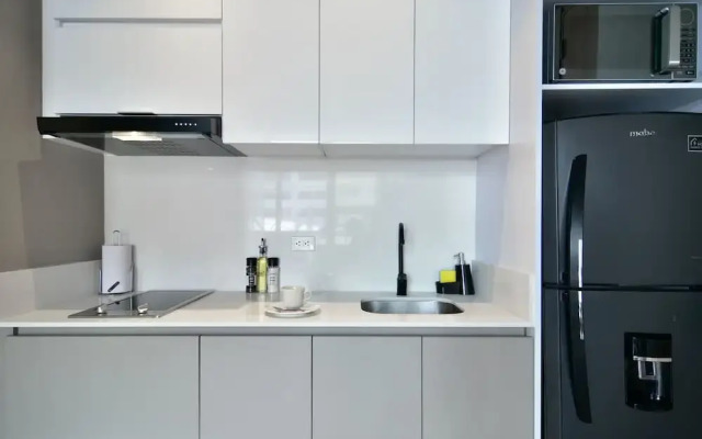 w Prestigious 2BR w/ Radiant Deco in Unicentro