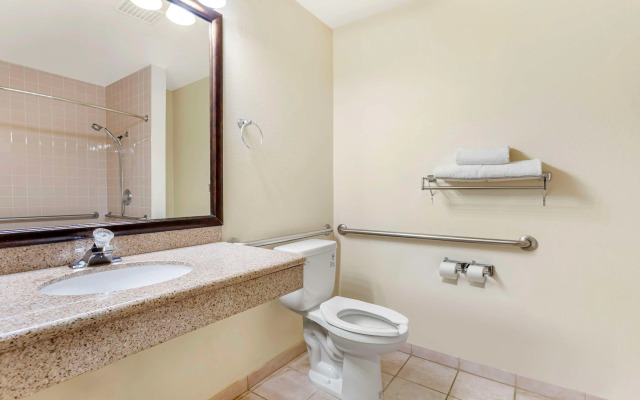 Best Western Plus Villa Del Lago Inn Patterson