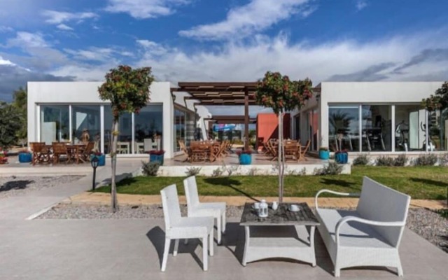 Thalassa Beach Resort Apartment 11-301