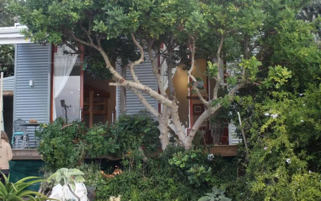 Quirky Eco-Friendly Artist Studio (Sea Views)