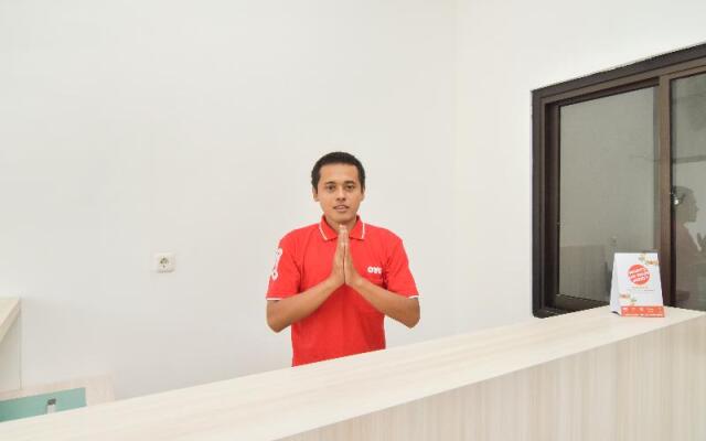 Oyo 1060 Rungkut Mejoyo Selatan