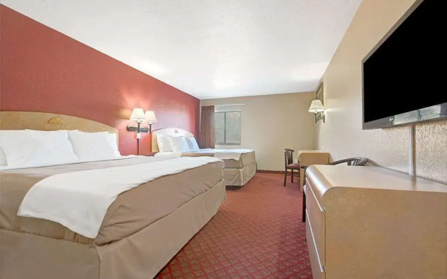 Days Inn & Suites By Wyndham Niagara Falls/Buffalo