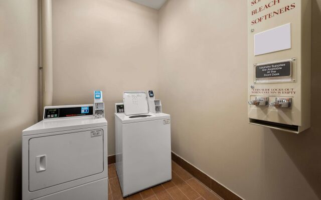 Comfort Inn & Suites