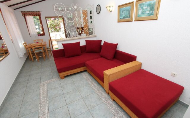 Apartments Villa Lucu