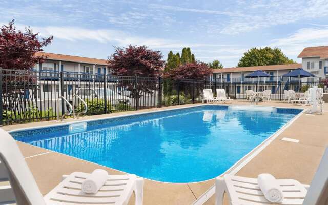 Days Inn by Wyndham Middletown/Newport Area
