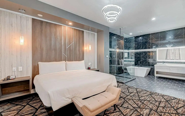 Comfeeni Inn and Suites