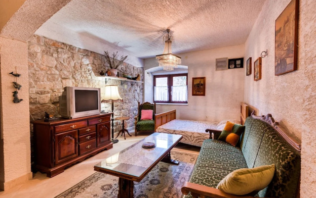 Land - 100m From the sea - A2