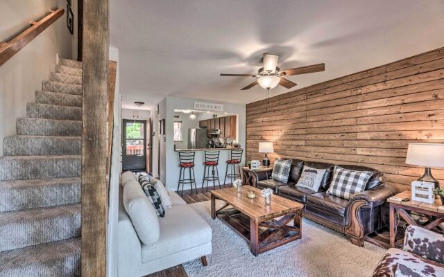 Updated Ruidoso Mountain Escape w/ Deck & Balcony!