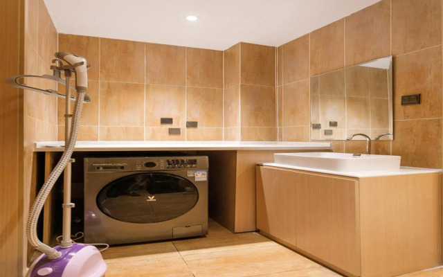 Starway Hotel Gongyi Wanyang Shopping Mall