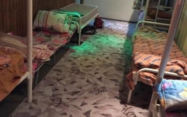 Hostel on Dorozhniy 1/1
