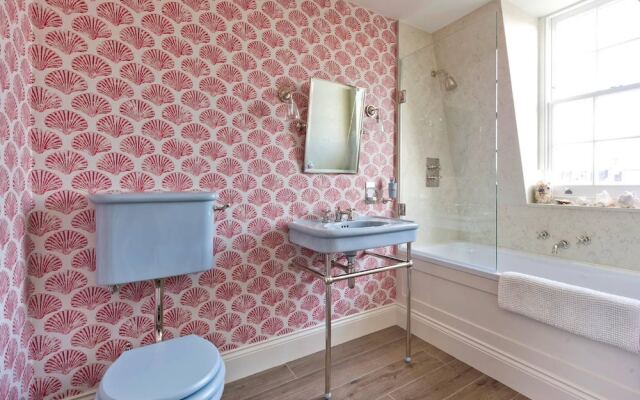 Elegant 5-bed House Chelsea