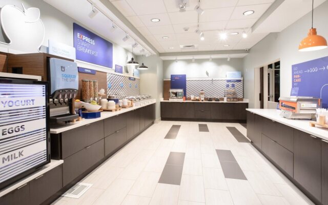 Holiday Inn Express & Suites Ely by IHG
