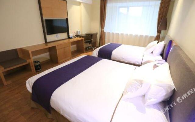 V Yeginn Hotel