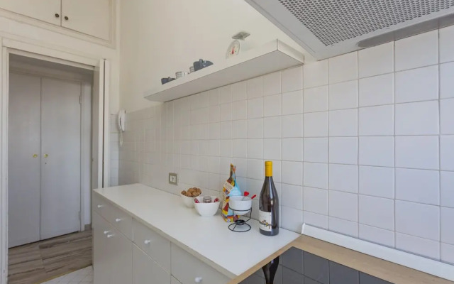 Skyline view Biancamano 1 bdr with balcony by Rentopolis