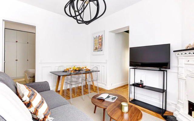 Chic 1BR by Eiffel Tower & Champ de Mars