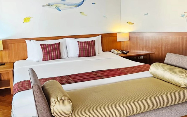 Birds and Bees Resort