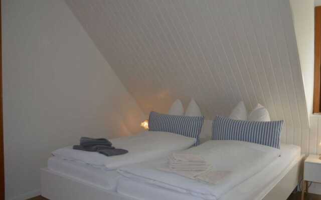 Langeness Modern Retreat