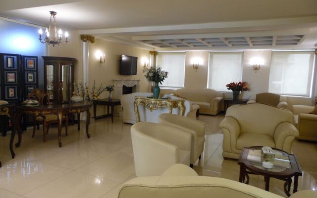 Portaluna Hotel & Resort By Reston