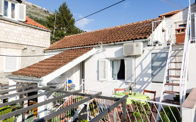 White Wave Guest House