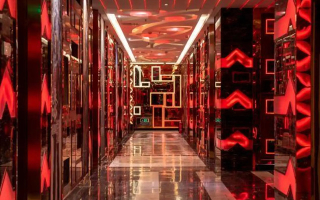 Fenglin Evening Movie Hotel