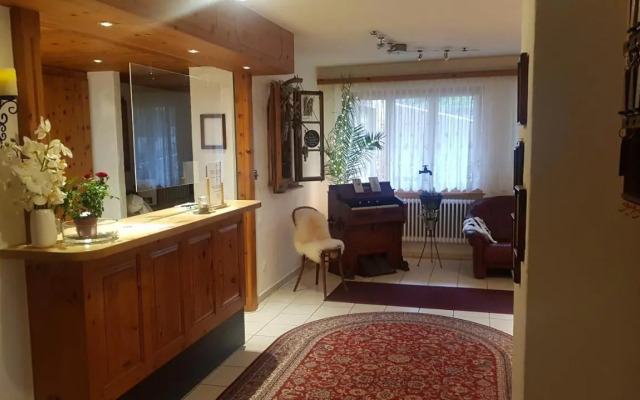 HOTEL ALPINA """" UPGRADE Alle Gäste vom Sommer 2020 wohnen im Haupt Hotel Desiree die Alpine SPA Lodge ist inklusive