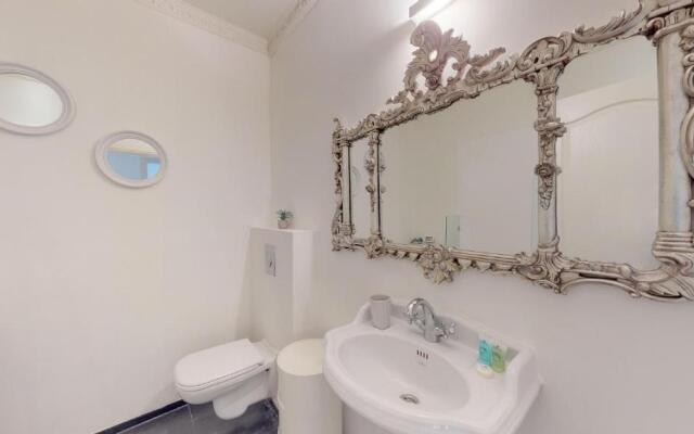 Calming 2BR in Hakerem 6 by HolyGuest