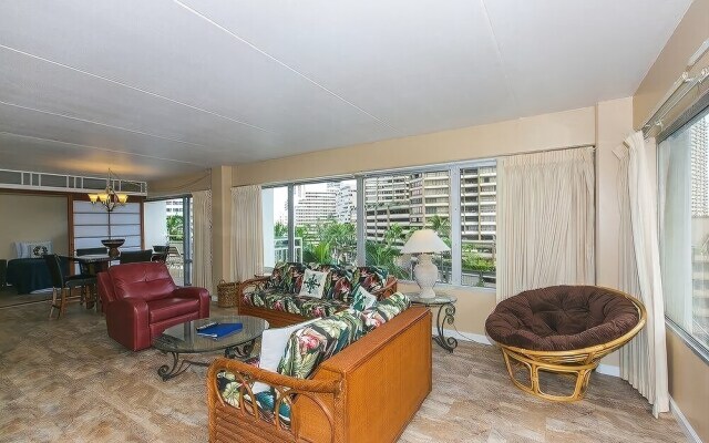 Fully Furnished Ilikai Tower 525 Condo With Free Wifi, Near Best Waikiki Beaches! by RedAwning