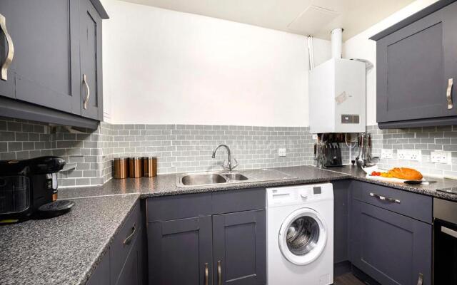Modern 2 bed apartment in Croydon