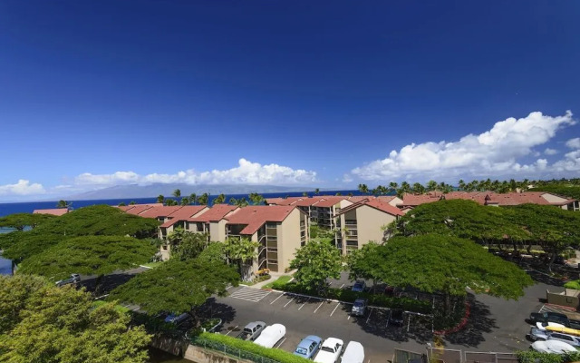 Kaanapali Shores Studio 742 Studio Bedroom Condo by RedAwning