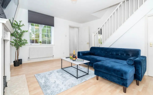 Superb Two Bedroom Duplex With Garden and Parking