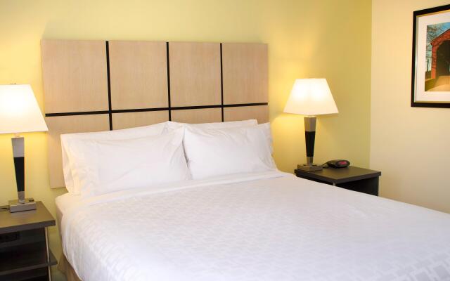 Candlewood Suites - Lancaster West, an IHG Hotel