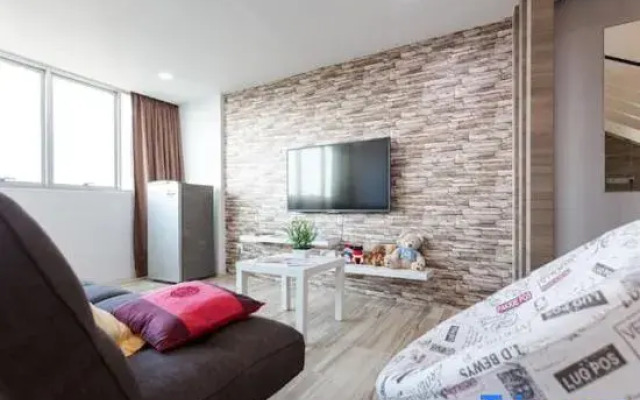 3-Bed Exec Suite RumahKu Airport Penang
