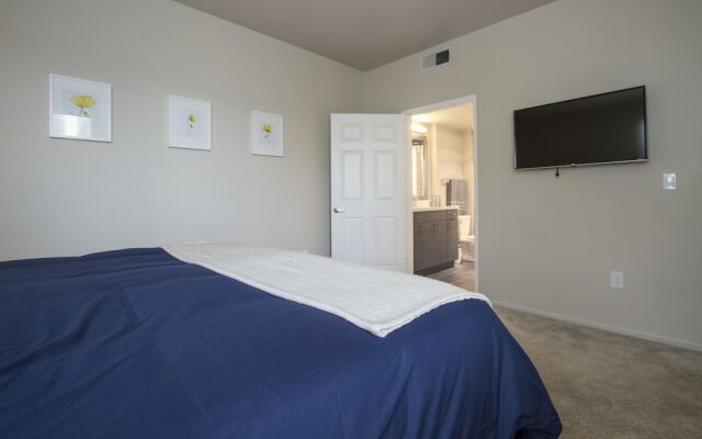 MARINA PRESIDENTIAL SUITE w AMAZING VIEWS & AMENITIES