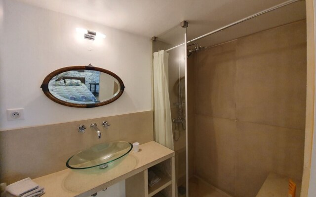 Modern Holiday Home in Olonzac with Private Swimming Pool