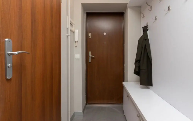 Malczewskiego Apartment by Renters