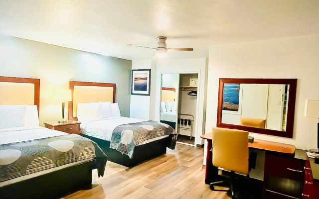 Oceanside Inn & Suites, a Days Inn by Wyndham