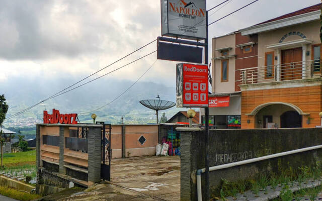 RedDoorz near Agrowisata Kebun Teh Dieng