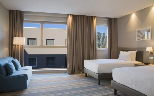 Hampton by Hilton Rome East