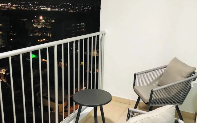 Isla Verde Beachfront Retreat With Parking