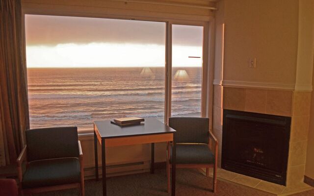 Sailor Jack's Oceanfront Inn