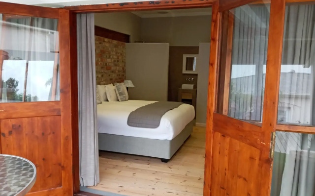Two Fat Owls Guesthouse