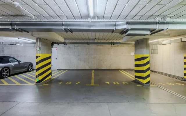 Lumina apart with parking in City Center