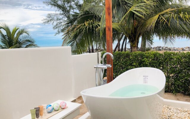 Cape by Sichon Tesoro