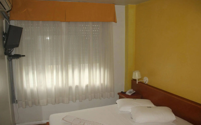 Lar Residence