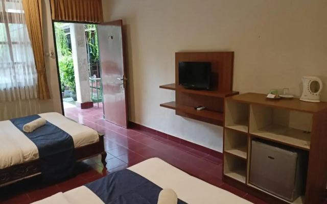 Catur Adi Putra by OYO Rooms