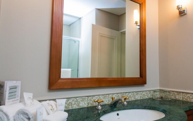 Graceland Hotel & Casino Country Club