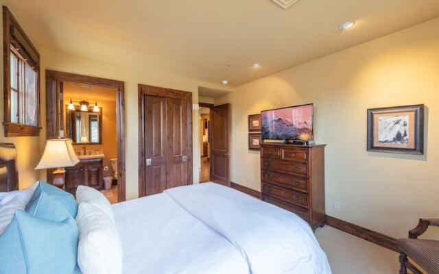 Silver Strike by Luxury Mountain Destina